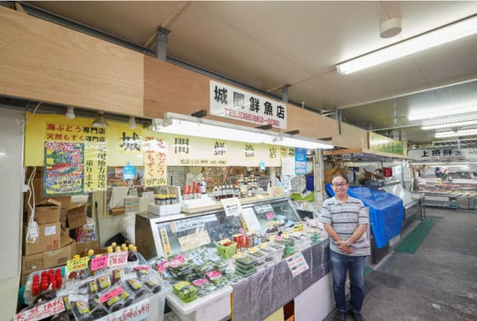 沖縄 那覇市 第一牧志公設市場 鮮魚 城間鮮魚店