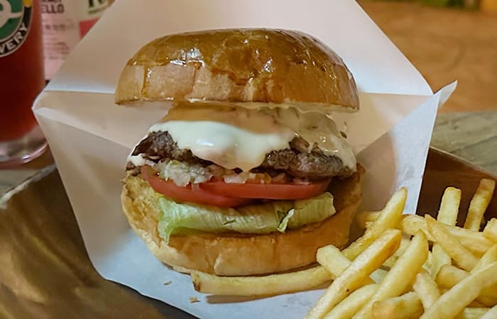 北谷 アメリカンビレッジ シーサイド チャタン バーガー ベース アタビーズ Chatan Burger Base Atabii’s アタビーズサルサマッシュルームモッツアレラバーガー