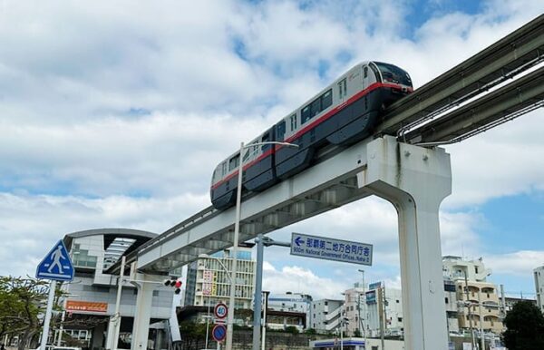 沖縄 唯一の鉄道 モノレール ゆいレール