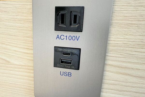 那覇市 オリオンホテル那覇 客室 オリオンモダンツイン ライト 電源 USB