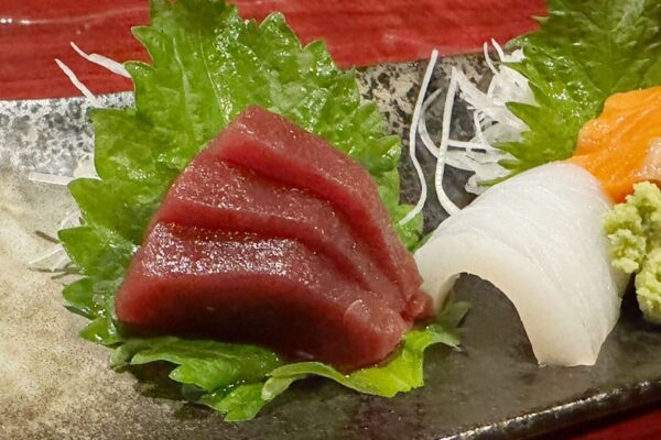 北谷町 砂辺 居酒屋 まぐろダイニング あまわり 刺し盛り 刺身の盛り合わせ 本マグロの赤身