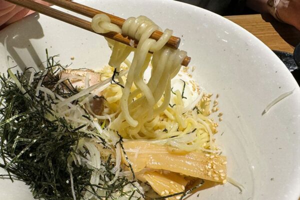 北谷町 美浜 アメリカンビレッジ じるや 和え麺