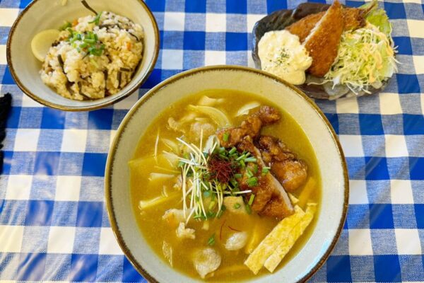 北谷町 浜川 沖縄そば りんくる食堂 無添加カレーそば タルタルアジフライ じゅーしー