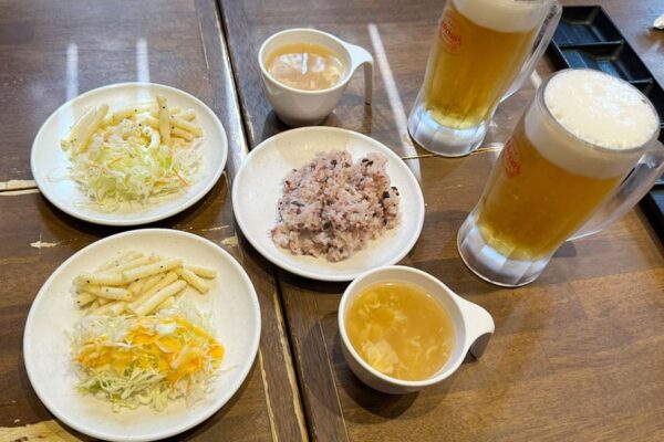 やっぱりステーキ 北谷美浜店 生ビール オリオンビール サラダ ご飯 スープ