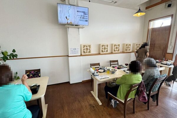宜野座村 道の駅 ぎのざ 食堂まんじろう 店内 雰囲気