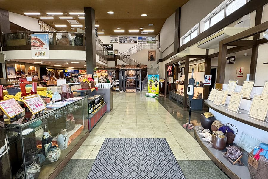 糸満市 まさひろ酒造 蔵元 泡盛 ギャラリー 店内 内観 雰囲気