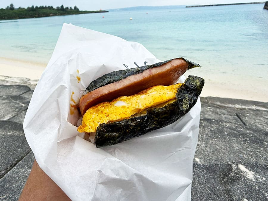 宮古島 朝食 くじら食堂 ポーク玉子おにぎり専門店 宮古牛の肉みそ