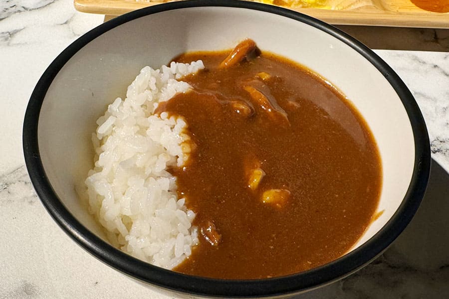 名護市 許田 トゥインラインホテル 朝食 ビュッフェ 朝カレー やなばるハーブ鶏カレー