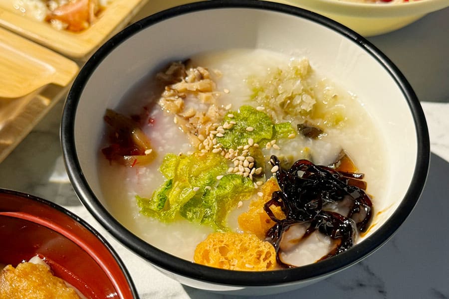 名護市 許田 トゥインラインホテル 朝食 ビュッフェ 中華粥
