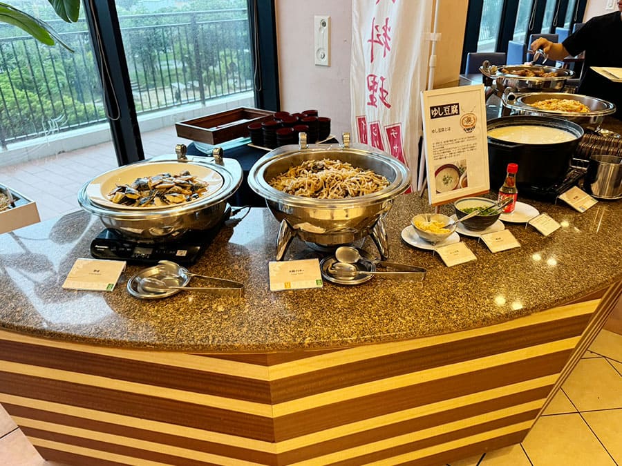 糸満市 サザンビーチホテル＆リゾート沖縄 オーシャンビューレストラン レイール 朝食 ビュッフェ 沖縄料理