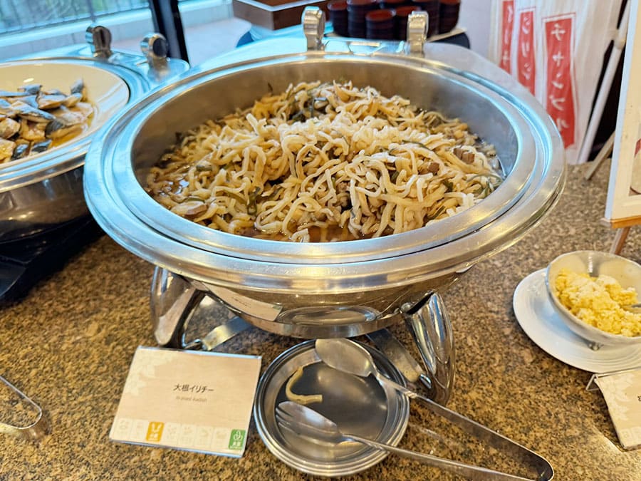 糸満市 サザンビーチホテル＆リゾート沖縄 朝食 ビュッフェ 沖縄料理 大根イリチー