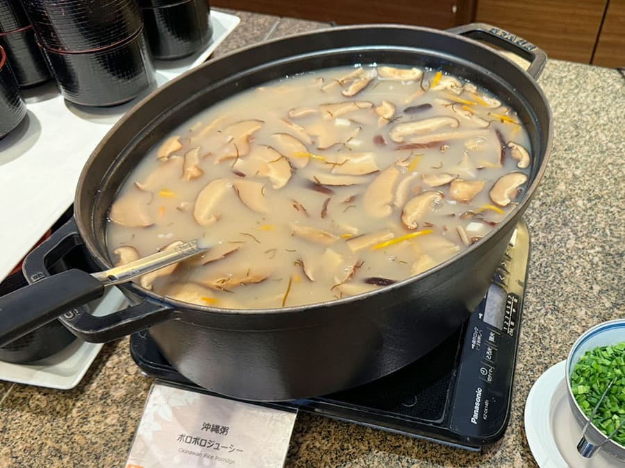 糸満市 サザンビーチホテル＆リゾート沖縄 朝食 ビュッフェ 沖縄料理 沖縄粥 ボロボロジューシー