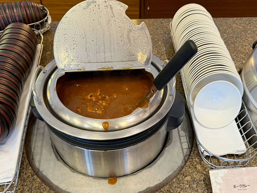 糸満市 サザンビーチホテル＆リゾート沖縄 朝食 ビュッフェ ポークカレー 朝カレー
