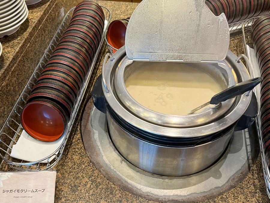 糸満市 サザンビーチホテル＆リゾート沖縄 朝食 ビュッフェ ジャガイモクリームスープ