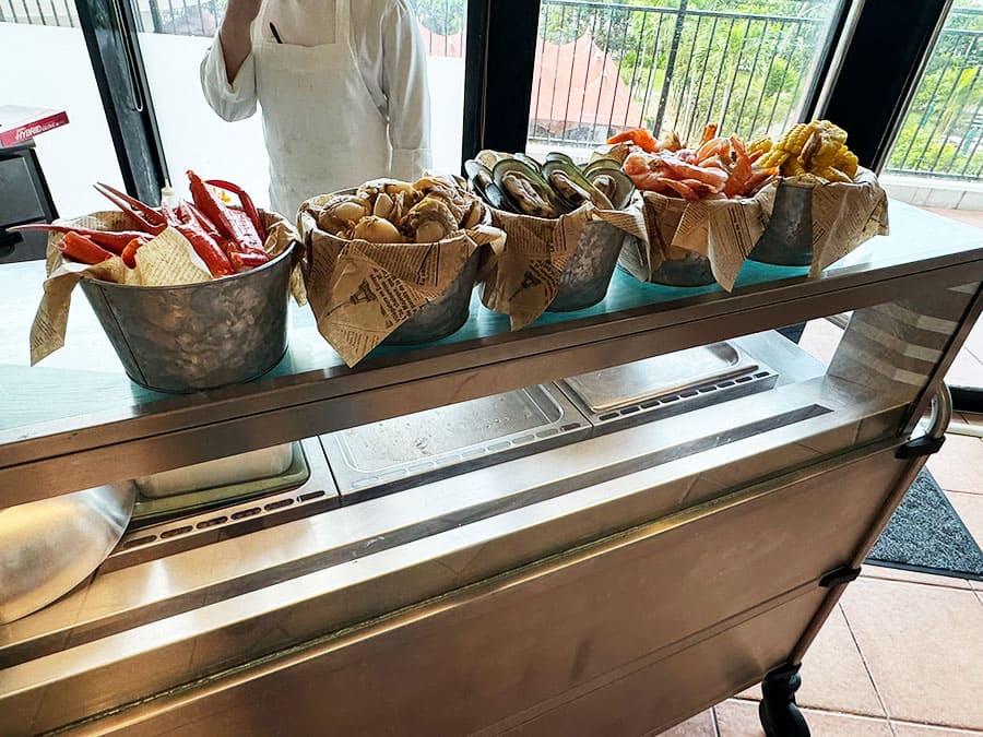 糸満市 サザンビーチホテル＆リゾート沖縄 昼食 ランチ ランチブッフェ ケイジャンシーフード ライブキッチン