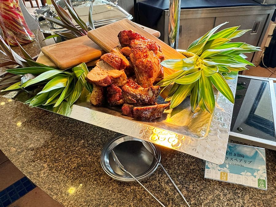 糸満市 サザンビーチホテル＆リゾート沖縄 昼食 ランチ ランチブッフェ 骨付きポークスペアリブ BBQ仕立て ライブキッチン