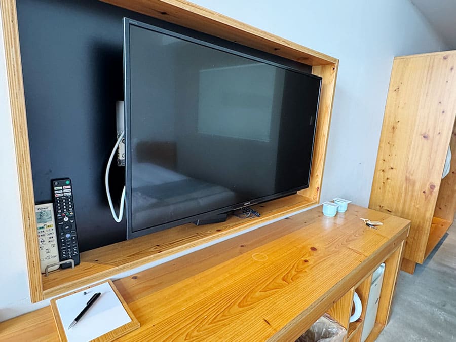 宮古島 ホテル ローカス 客室 プレミアプールルーム テレビ 壁掛け
