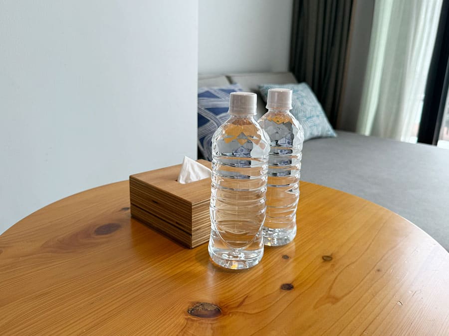 宮古島 ホテル ローカス 客室 プレミアプールルーム ミネラルウォーター