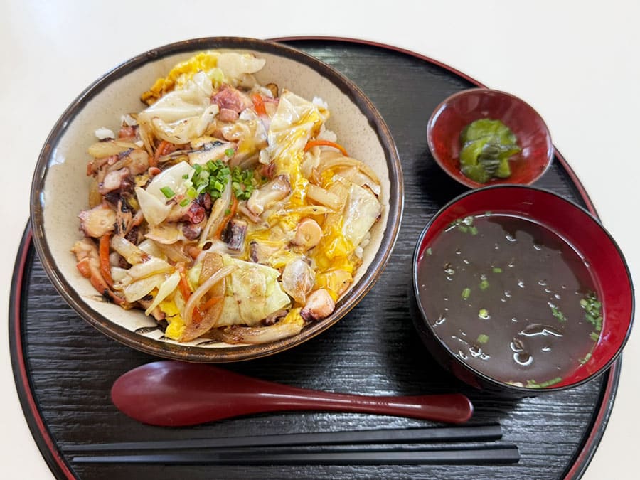 宮古島 すむばり食堂 名物 タコ丼 もずく お吸い物