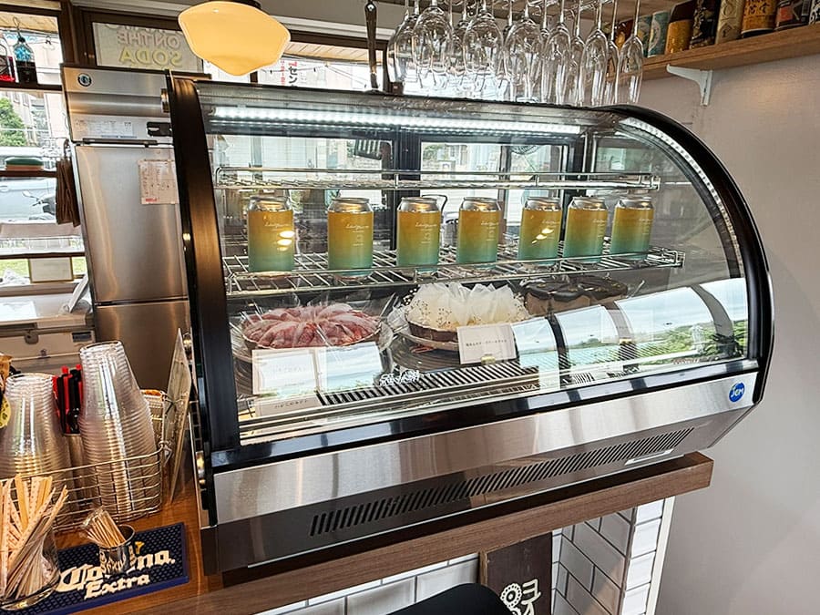 宮古島 宮古冷麺 パイナガマビーチクラブ 店内 雰囲気 スイーツ ケーキ
