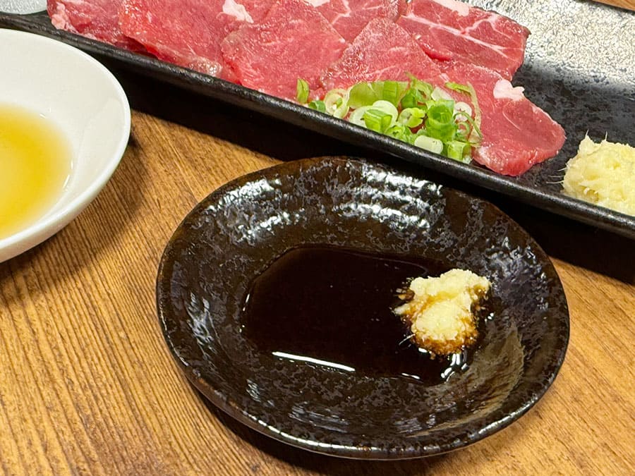 宮古島 平良 居酒屋めーめー ヤギ刺し 生姜醤油