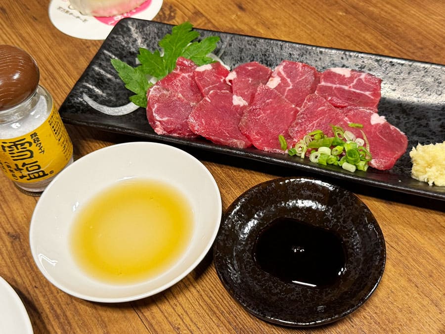 宮古島 平良 居酒屋めーめー ヤギ刺し