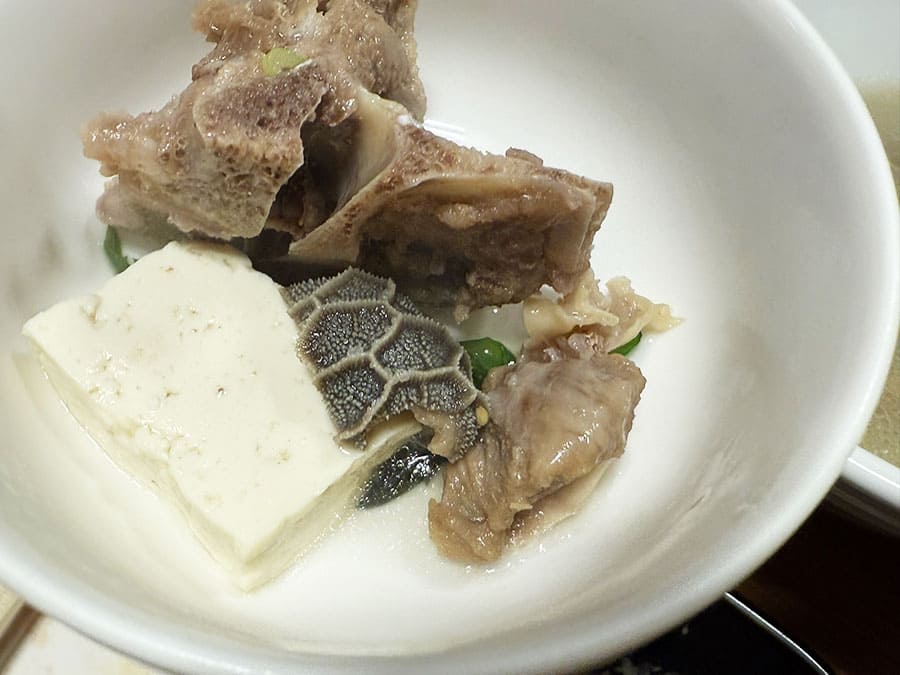 宮古島 平良 居酒屋めーめー ヤギ汁 具材