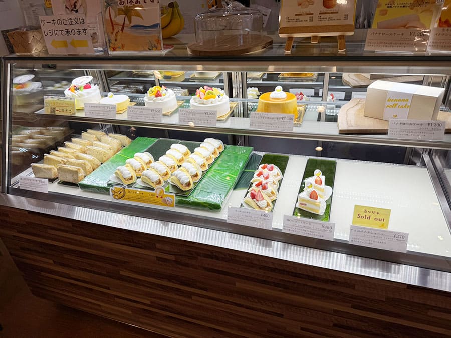 宮古島 モンテドール バナナケーキ 本店 店内 雰囲気 イートイン ケーキ 生バナナケーキ