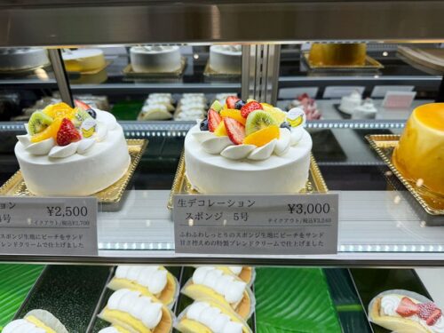 宮古島 モンテドール バナナケーキ 本店 店内 雰囲気 生デコレーションスポンジ ホールケーキ