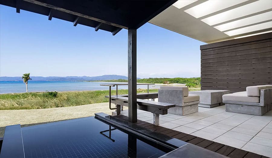 八重山諸島 小浜島 ラグジュアリーリゾートホテル はいむるぶし オーシャンビュー・バススイート アウトバス