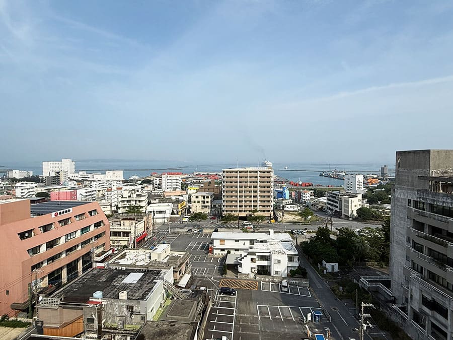 宮古島 平良 スマイルホテル宮古島 屋上テラス ルーフトップテラス 平良港 豪華客船 オーシャンビュー