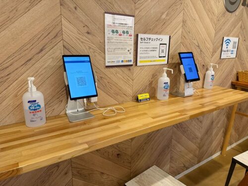 宮古島 平良 スマイルホテル宮古島 ロビー エントランスホール スマートチェックイン タブレット セルフチェックイン