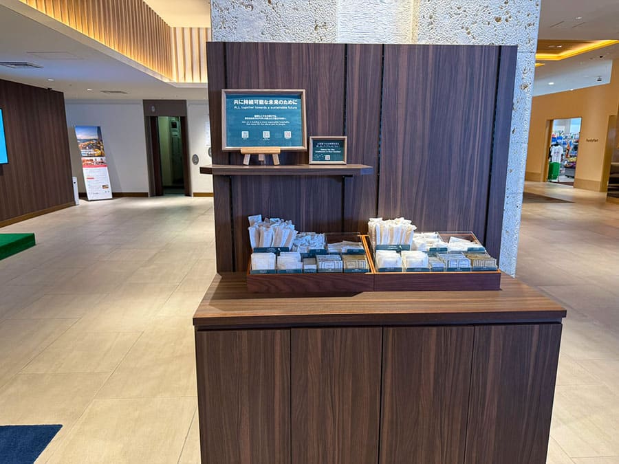 那覇市 ホテル ノボテル沖縄那覇 ロビー アメニティバー