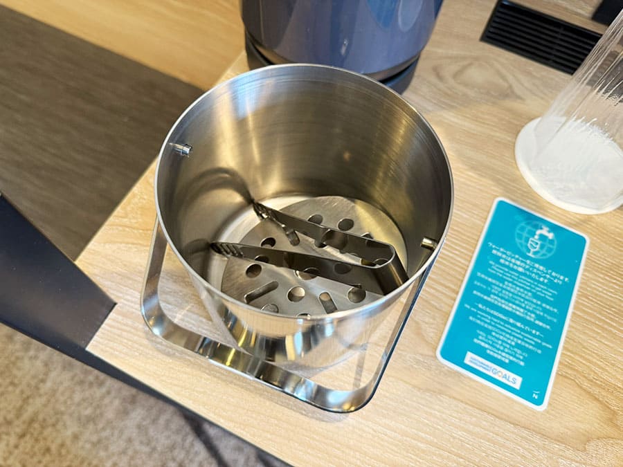 ノボテル沖縄那覇 客室 スタンダードツイン 棚上 アイスペール