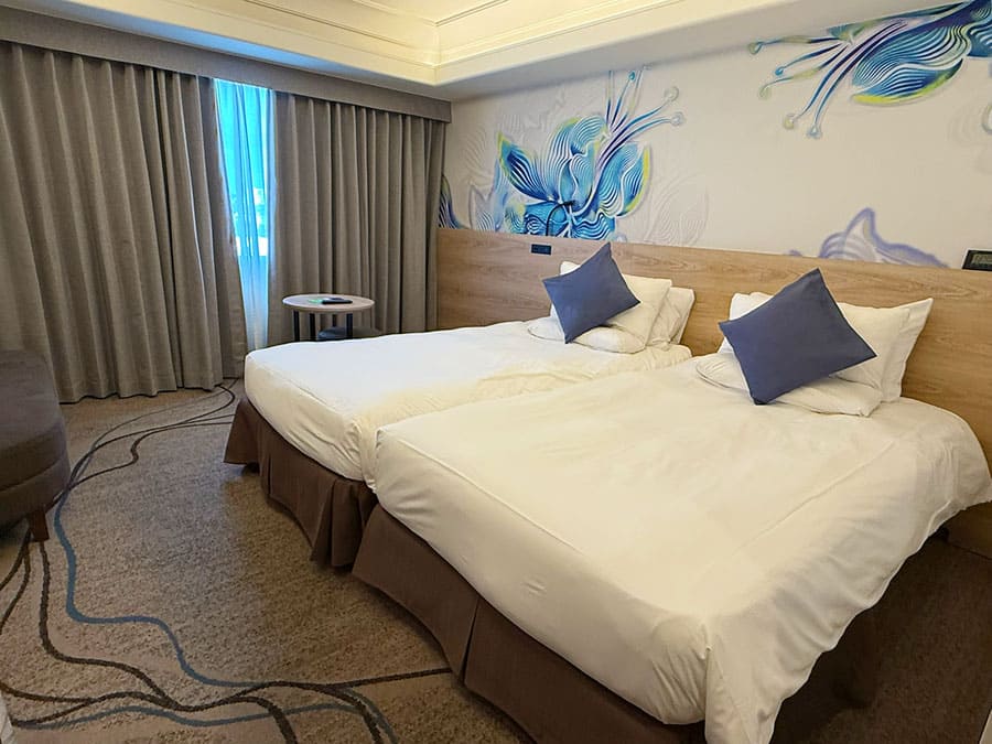 ノボテル沖縄那覇 客室 スタンダードツイン ベッド シモンズ