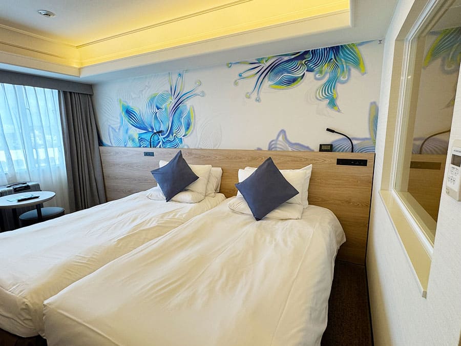 ノボテル沖縄那覇 客室 スタンダードツイン ベッド シモンズ