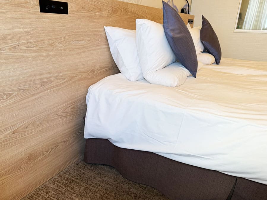 ノボテル沖縄那覇 客室 スタンダードツイン ベッド シモンズ マットレス