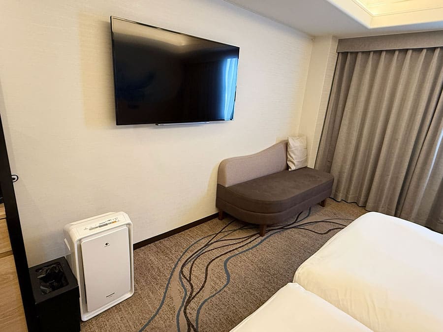 ノボテル沖縄那覇 客室 スタンダードツイン テレビ ソファー