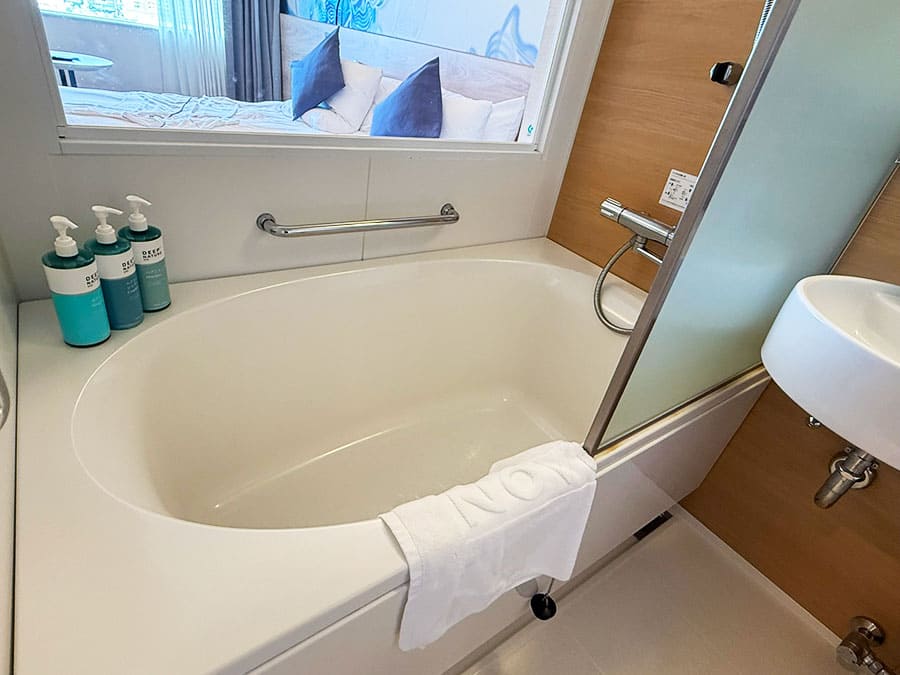 ノボテル沖縄那覇 客室 スタンダードツイン バス お風呂 湯船