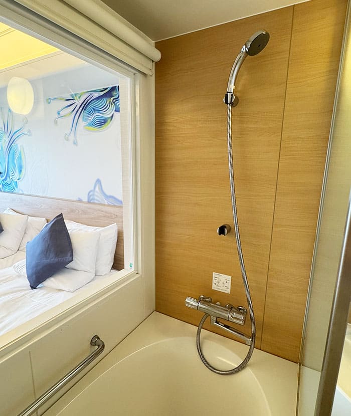 ノボテル沖縄那覇 客室 スタンダードツイン バスルーム シャワー