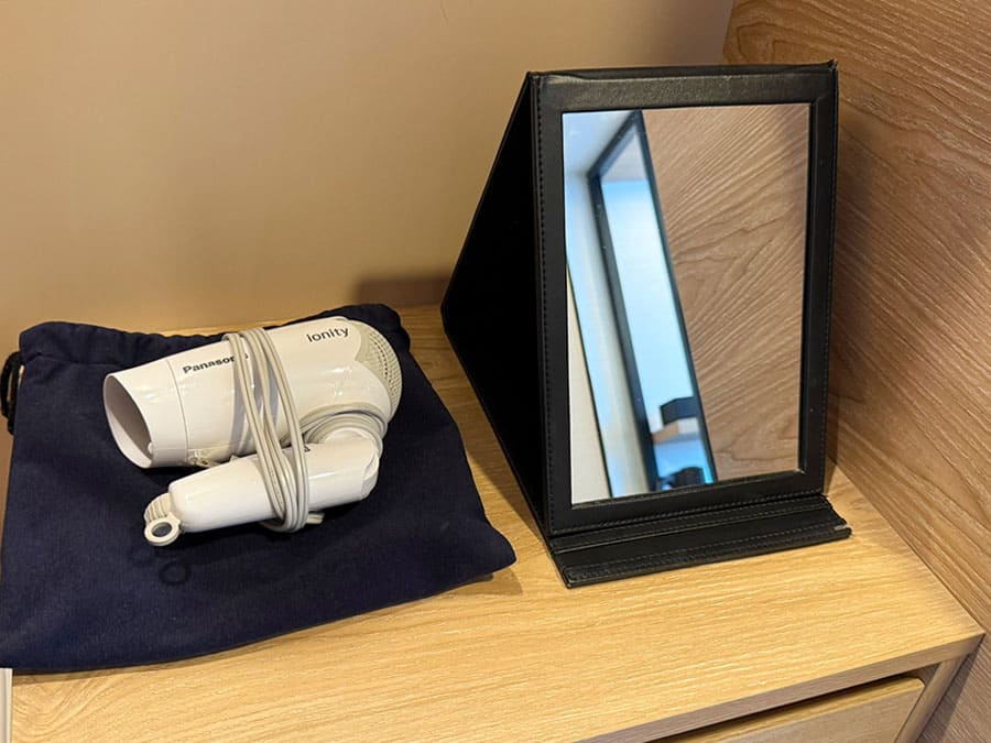 ノボテル沖縄那覇 客室 スタンダードツイン クローゼット ドライヤー 鏡