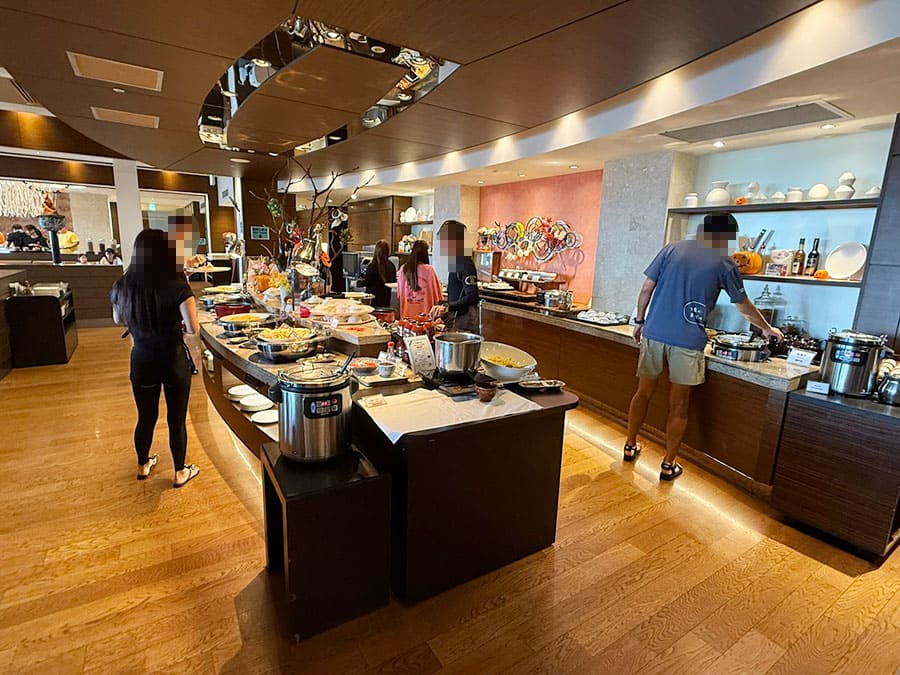 那覇市 ホテル ノボテル沖縄那覇 2F オールデイダイニング フードエクスチェンジ アヴァンセ 朝食 朝食会場 バイキング ビュッフェ