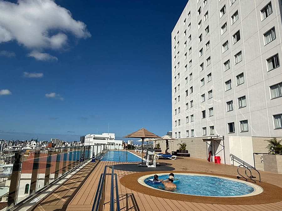 那覇市 ホテル ノボテル沖縄那覇 2F プール インフィニティプール