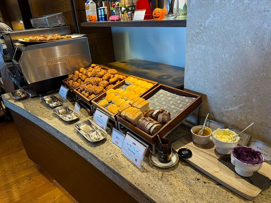 ホテル ノボテル沖縄那覇 朝食 ビュッフェ パン ブレッド