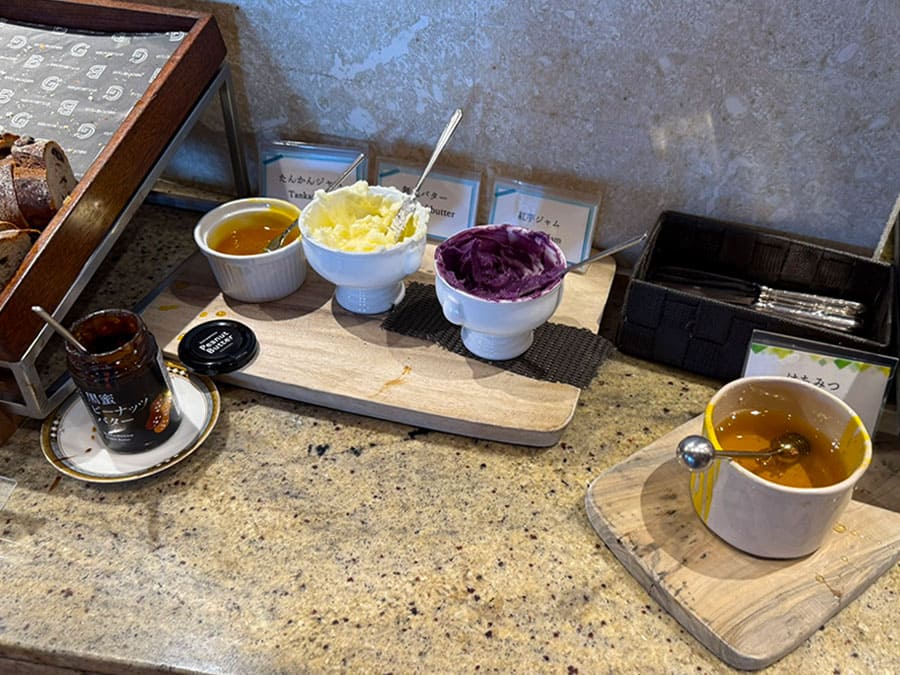 ホテル ノボテル沖縄那覇 朝食 ビュッフェ ジャム ハチミツ