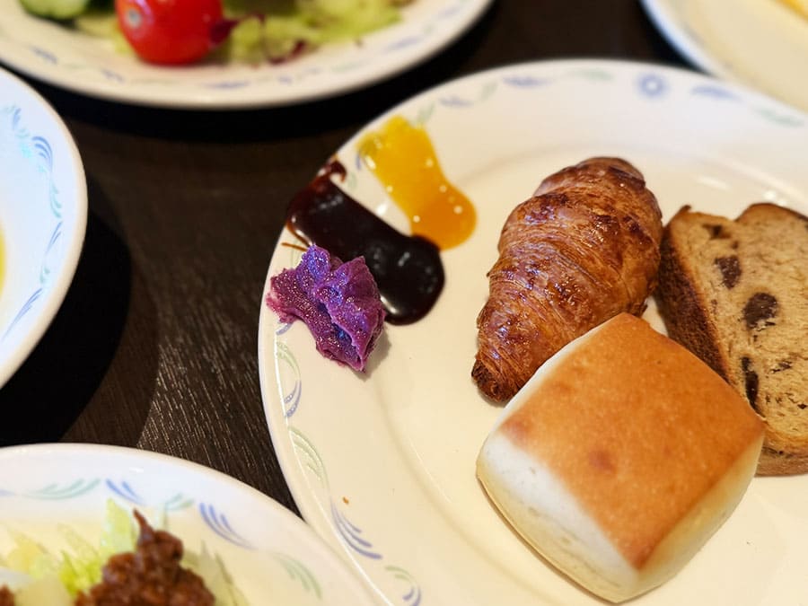 ホテル ノボテル沖縄那覇 朝食 ビュッフェ パン ジャム