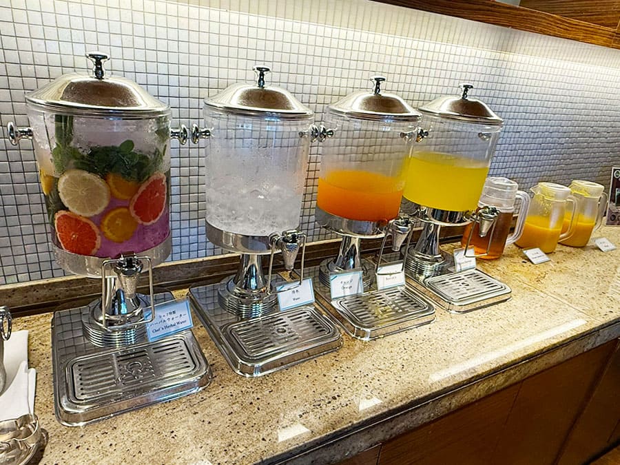 ホテル ノボテル沖縄那覇 朝食 ビュッフェ ドリンクコーナー