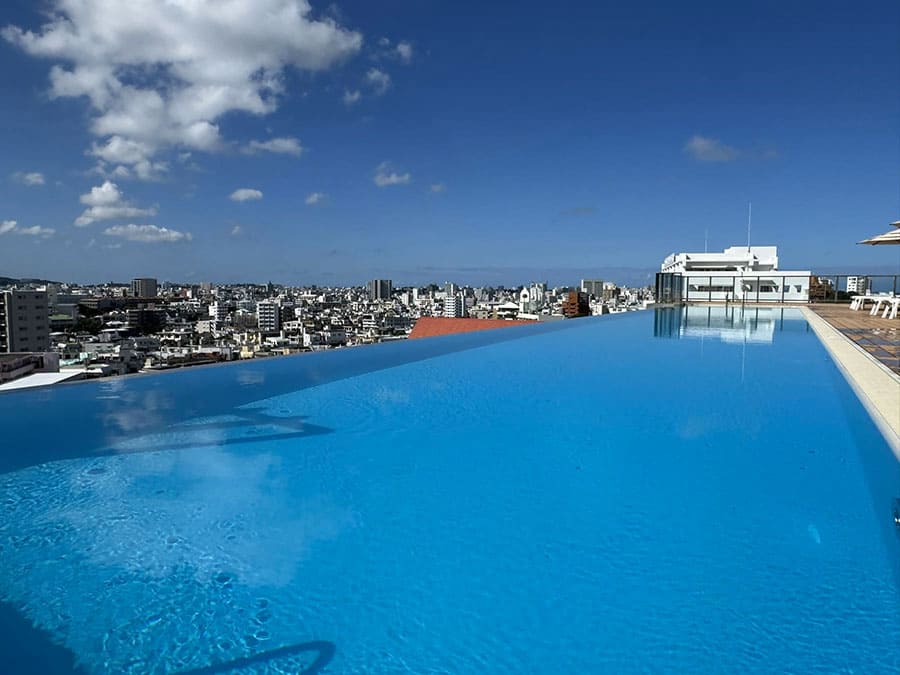 ノボテル沖縄那覇 プール インフィニティプール