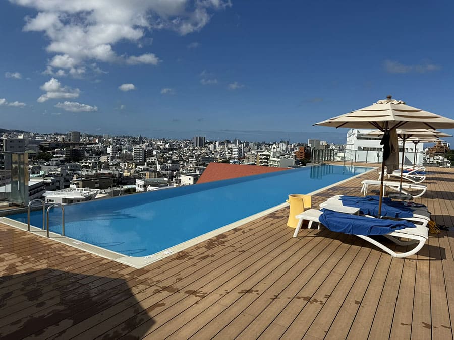 ノボテル沖縄那覇 プール インフィニティプール