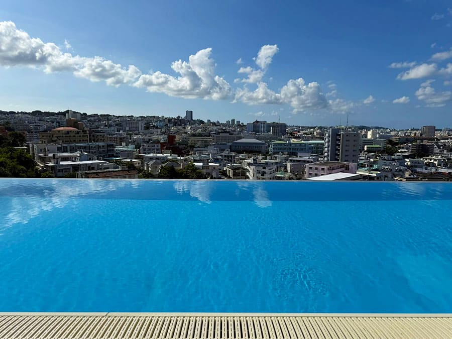 ノボテル沖縄那覇 プール インフィニティプール